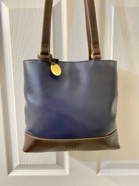 CRAZY HORSE by Liz Claiborne shoulders bag, excellent condition clean interior